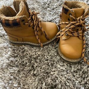 STONE CANYON TODDLER TUCKER BOOTS